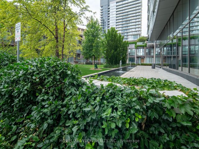 2802 - 121 Mcmahon Dr