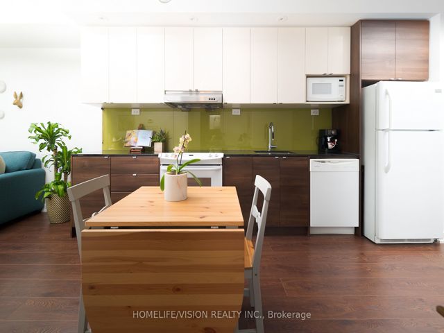 2802 - 121 Mcmahon Dr