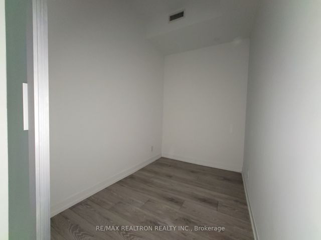 527 - 2020 Bathurst St