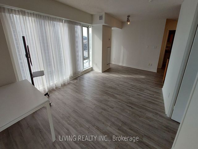 2508 - 210 Victoria St