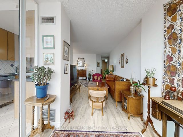 Ph210 - 1101 Steeles Ave W