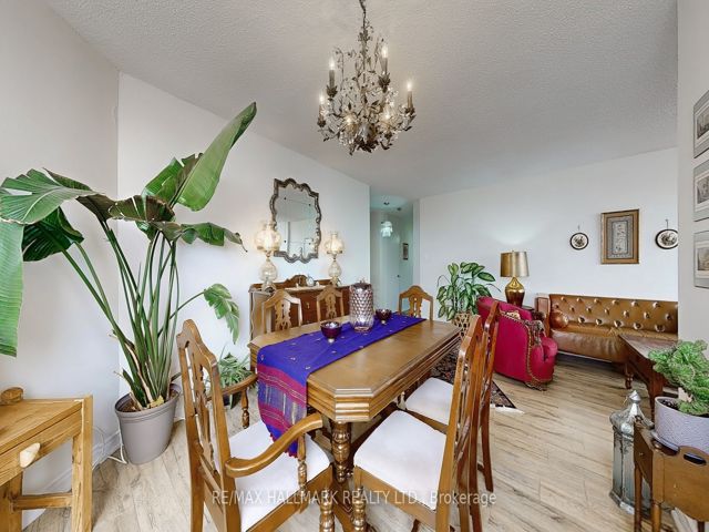 Ph210 - 1101 Steeles Ave W