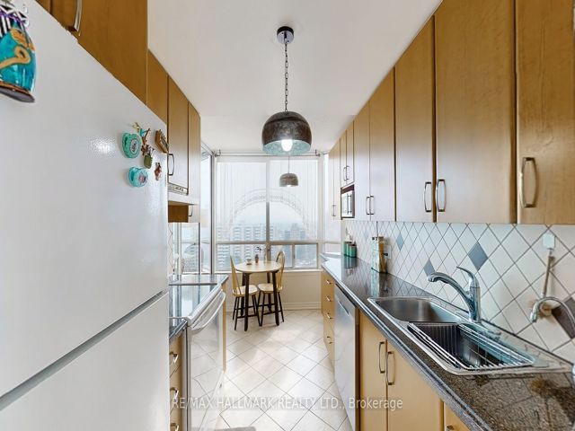 Ph210 - 1101 Steeles Ave W