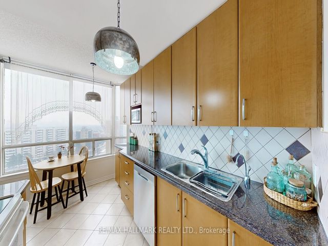 Ph210 - 1101 Steeles Ave W