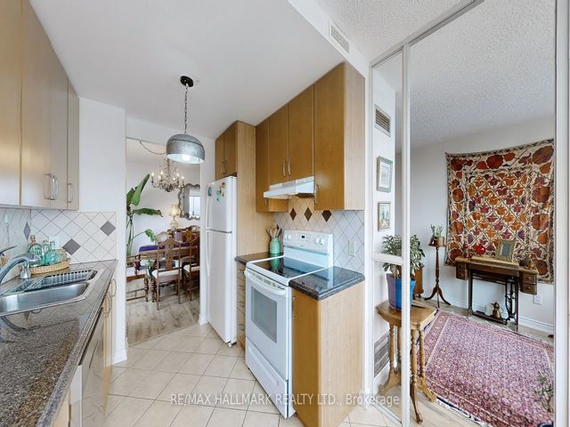 Ph210 - 1101 Steeles Ave W