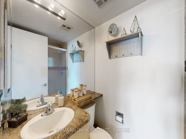 Ph210 - 1101 Steeles Ave W