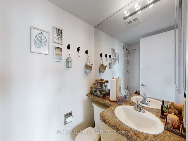 Ph210 - 1101 Steeles Ave W