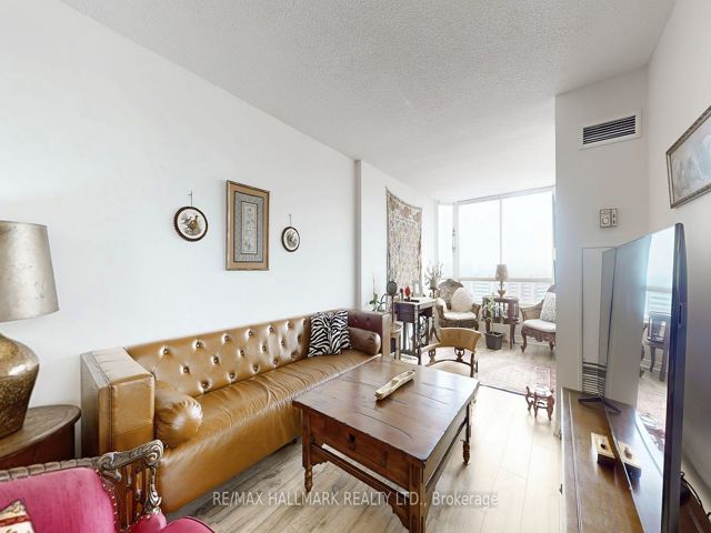 Ph210 - 1101 Steeles Ave W