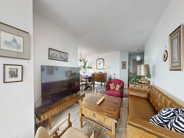 Ph210 - 1101 Steeles Ave W