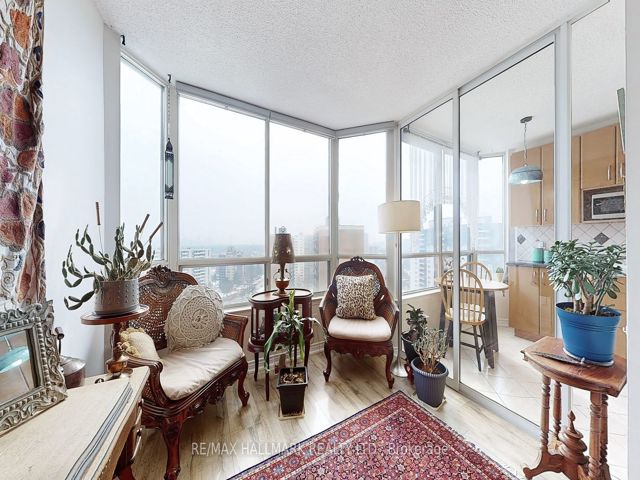 Ph210 - 1101 Steeles Ave W