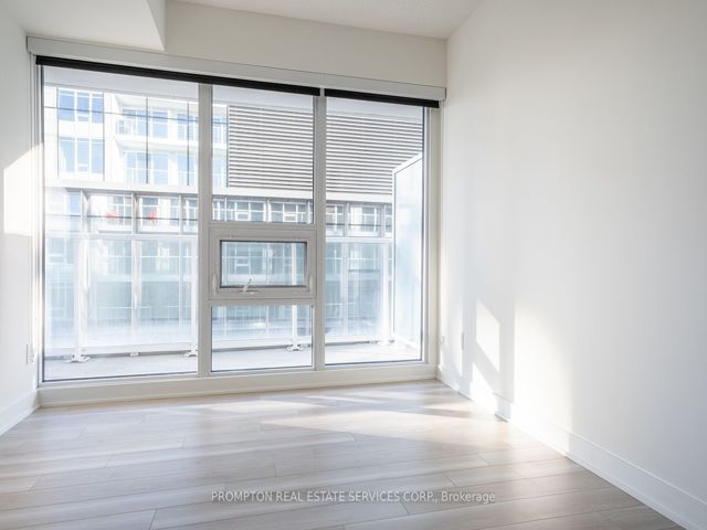 616 - 17 Bathurst St