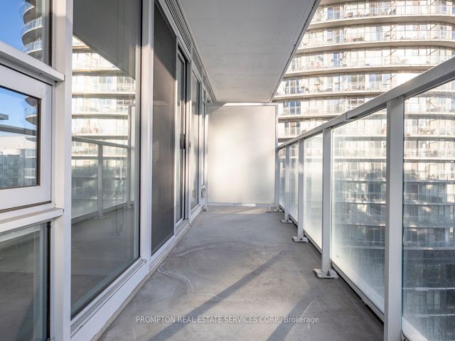 616 - 17 Bathurst St