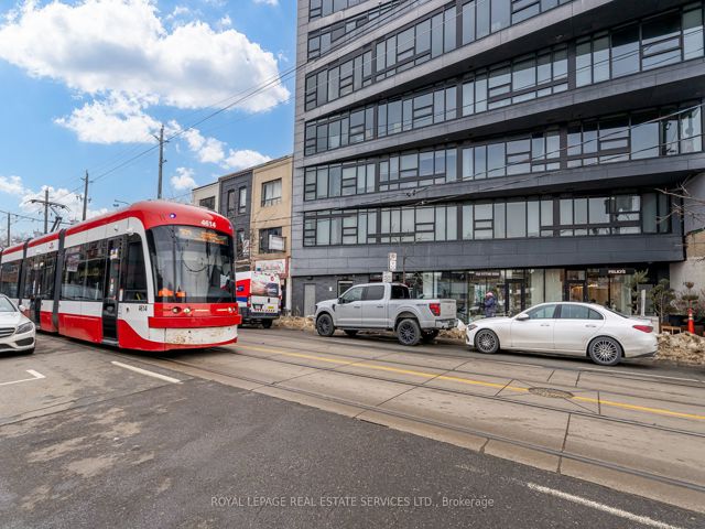 404 - 1239 Dundas St St W