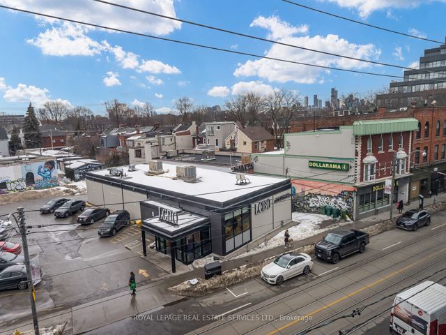 404 - 1239 Dundas St St W