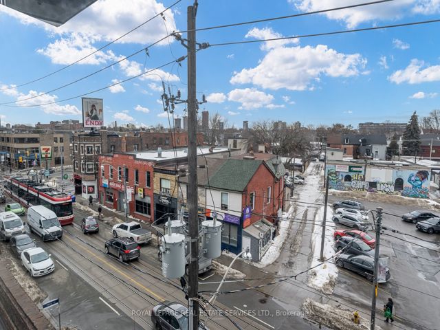 404 - 1239 Dundas St St W