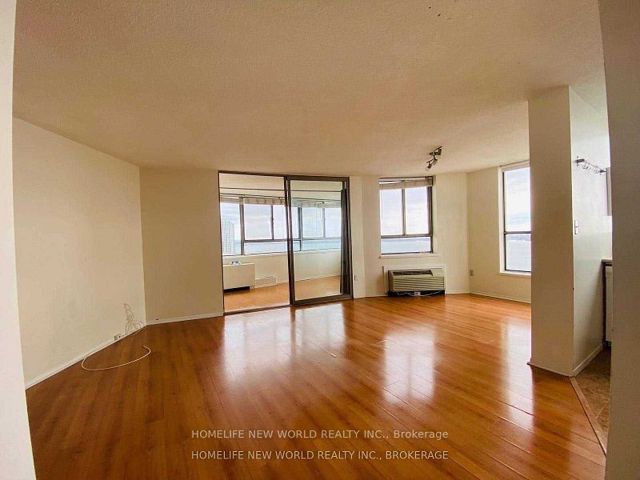 2501 - 270 Queens Quay W