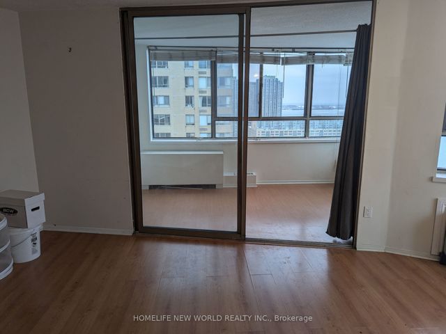 2501 - 270 Queens Quay W