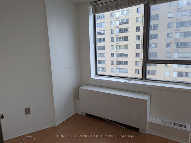 2501 - 270 Queens Quay W