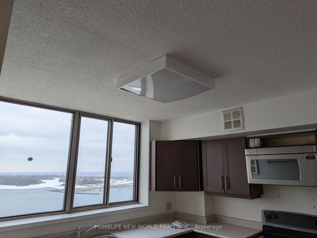 2501 - 270 Queens Quay W
