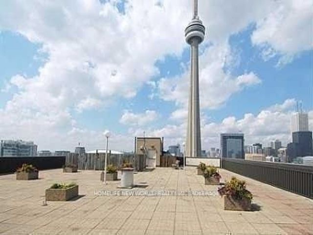2501 - 270 Queens Quay W