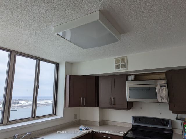 2501 - 270 Queens Quay W