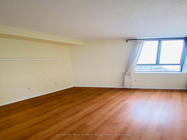 2501 - 270 Queens Quay W