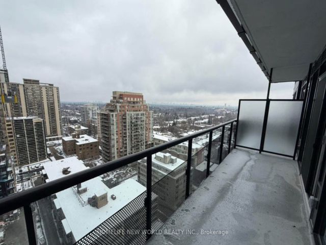 1607 - 117 Broadway Ave