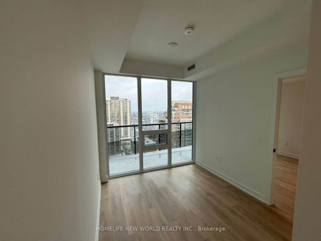 1607 - 117 Broadway Ave