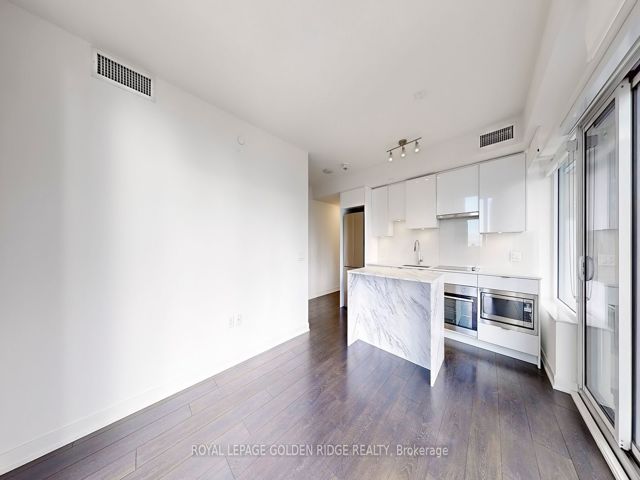 1510 - 195 Redpath Ave