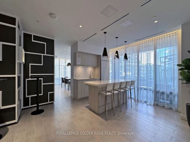 1510 - 195 Redpath Ave