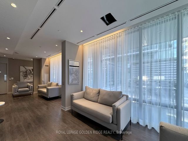 1510 - 195 Redpath Ave