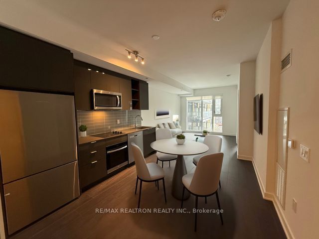 817 - 543 Richmond St W