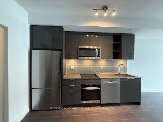 817 - 543 Richmond St W