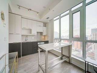 1402 - 199 Richmond St W