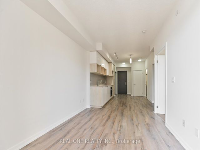 307 - 52 Forest Manor Rd