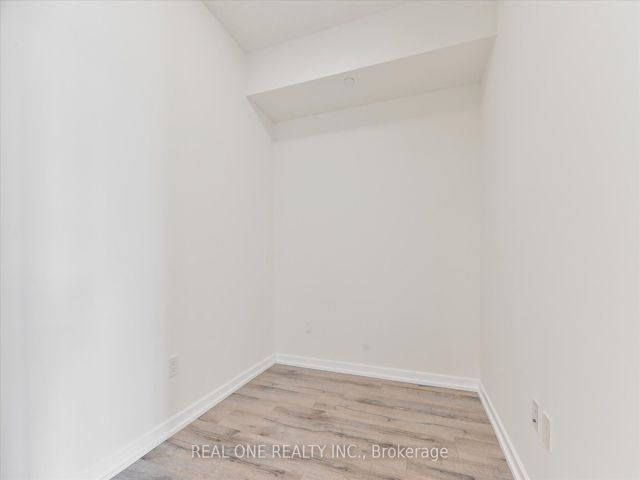 307 - 52 Forest Manor Rd