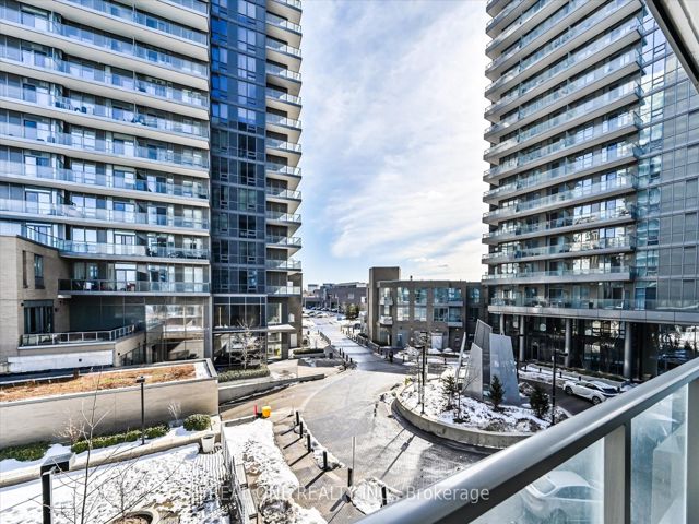307 - 52 Forest Manor Rd