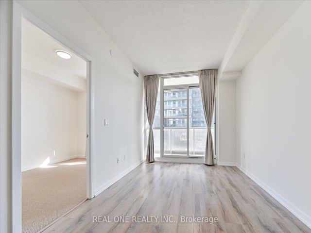 307 - 52 Forest Manor Rd