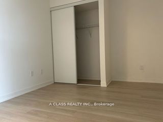 1025 - 500 Wilson Ave