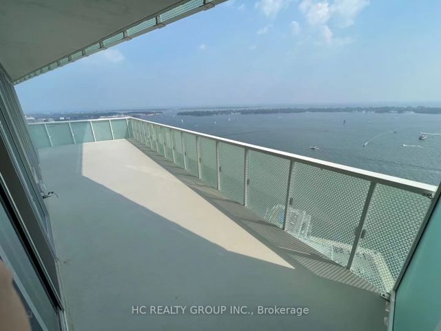 3302 - 15 Queens Quay E