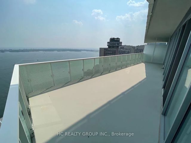 3302 - 15 Queens Quay E