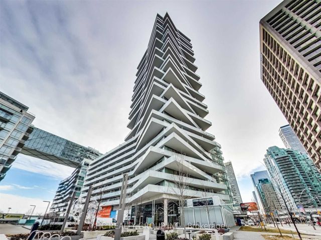 3302 - 15 Queens Quay E