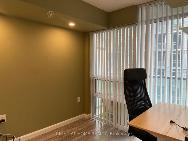 1617W - 36 Lisgar St
