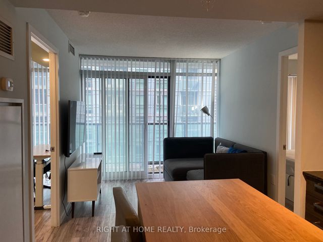 1617W - 36 Lisgar St