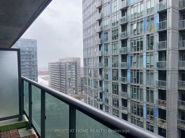 1617W - 36 Lisgar St