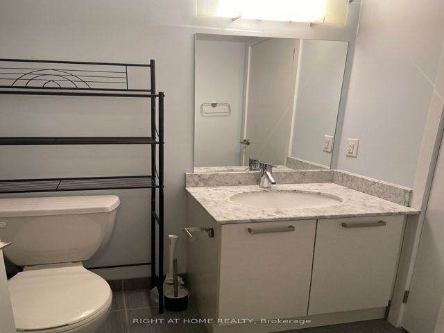 1617W - 36 Lisgar St