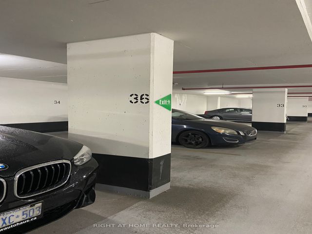 1617W - 36 Lisgar St