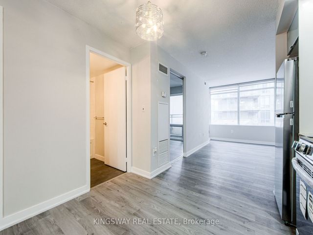 303 - 25 Telegram Mews