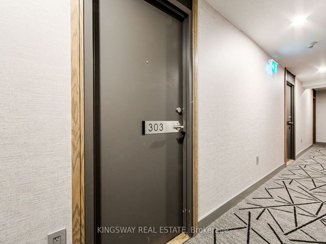 303 - 25 Telegram Mews