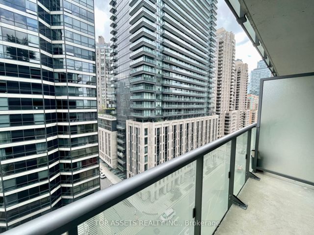 1007 - 57 St  Joseph St